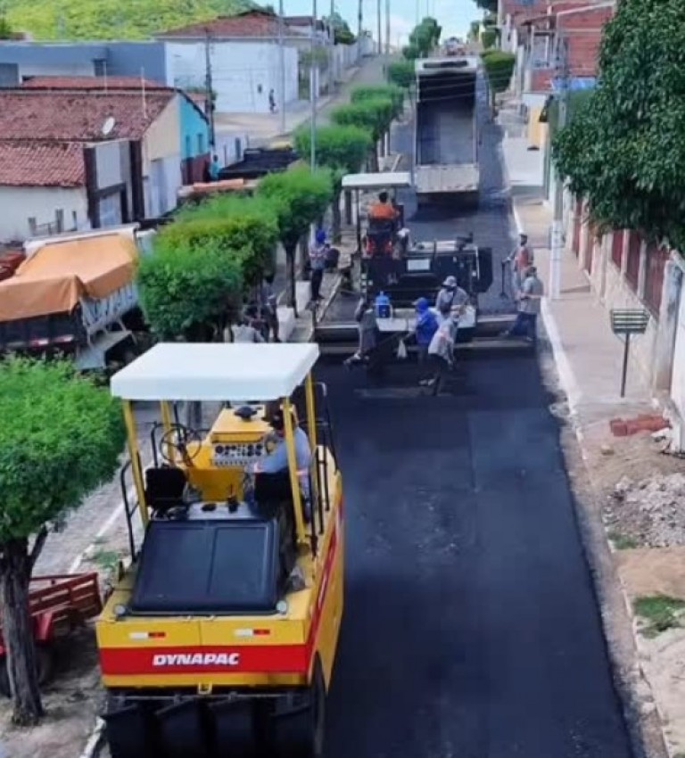Obras de pavimenta��o avan�am e ampliam qualidade da infraestrutura em Santana de Mangueira